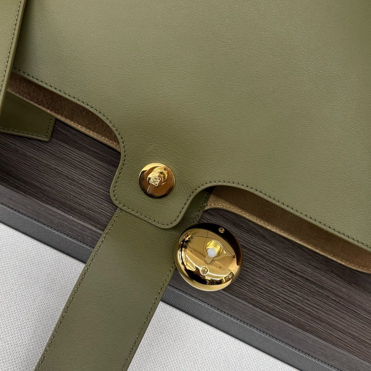 Loewe Pebble Bucket