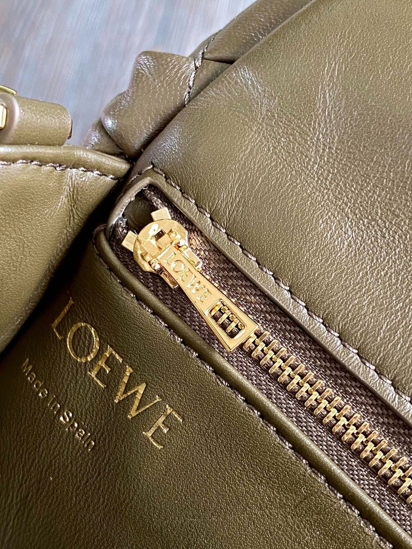 Loewe Goya Puffer