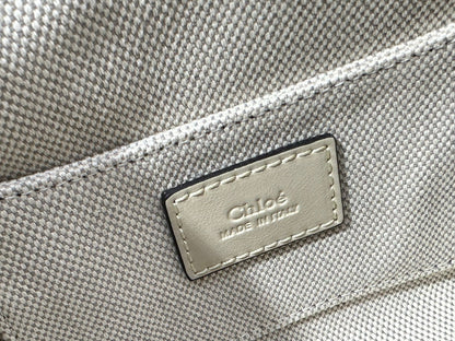 Chloe Marcie Hobo