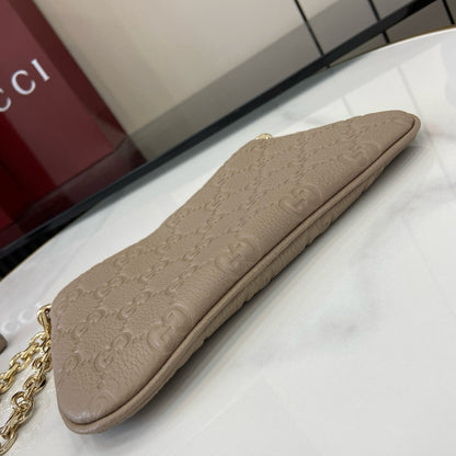 GC Emblem Shoulder bag