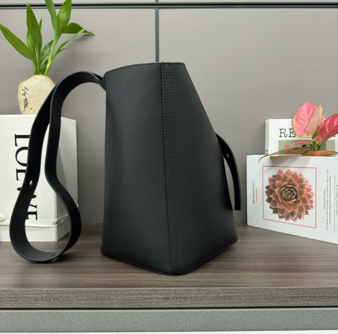 Loewe Pebble Bucket