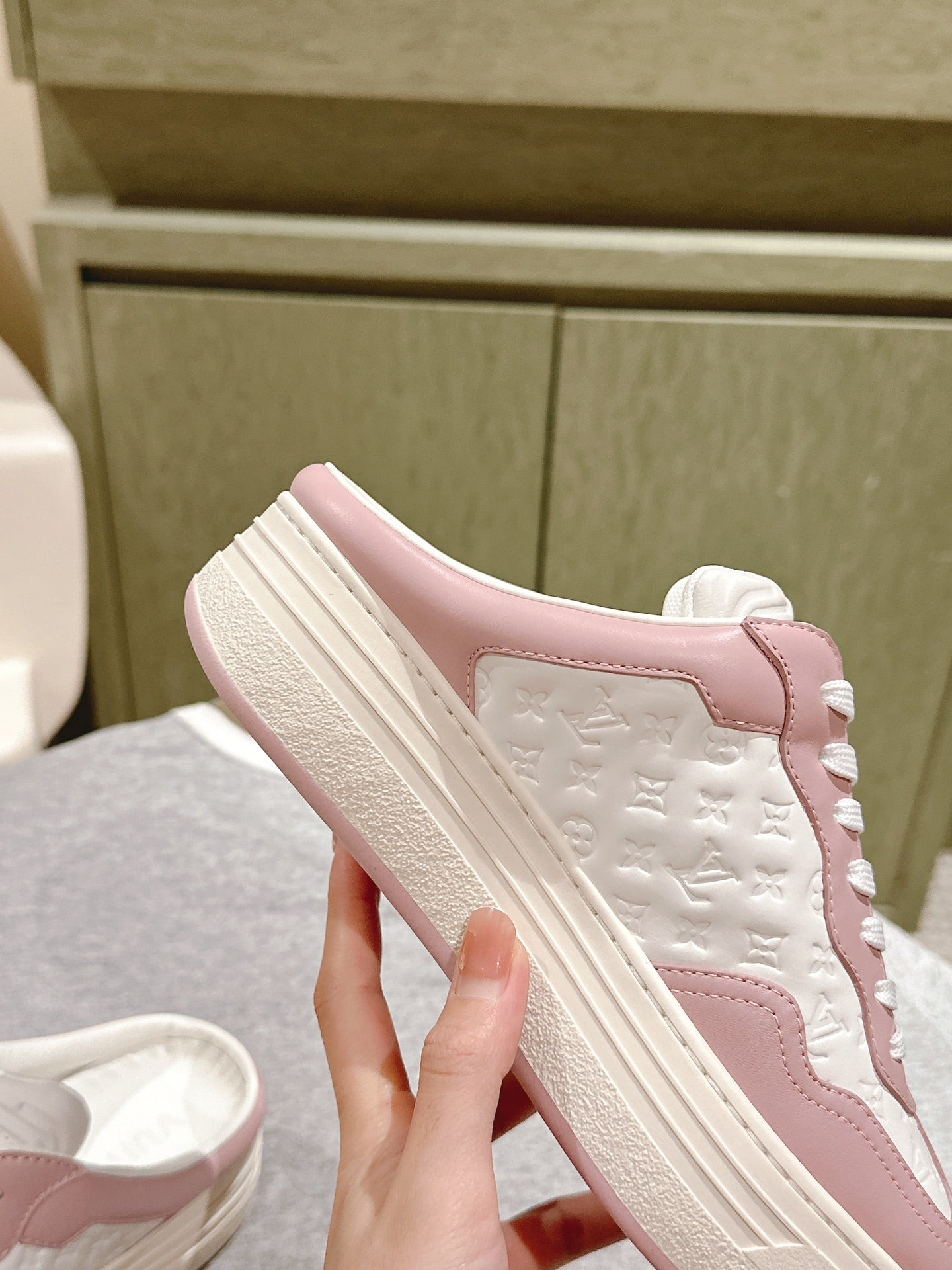 Louis Vuitton Squad Sneakers