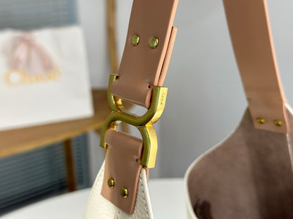 Chloe Marcie Hobo
