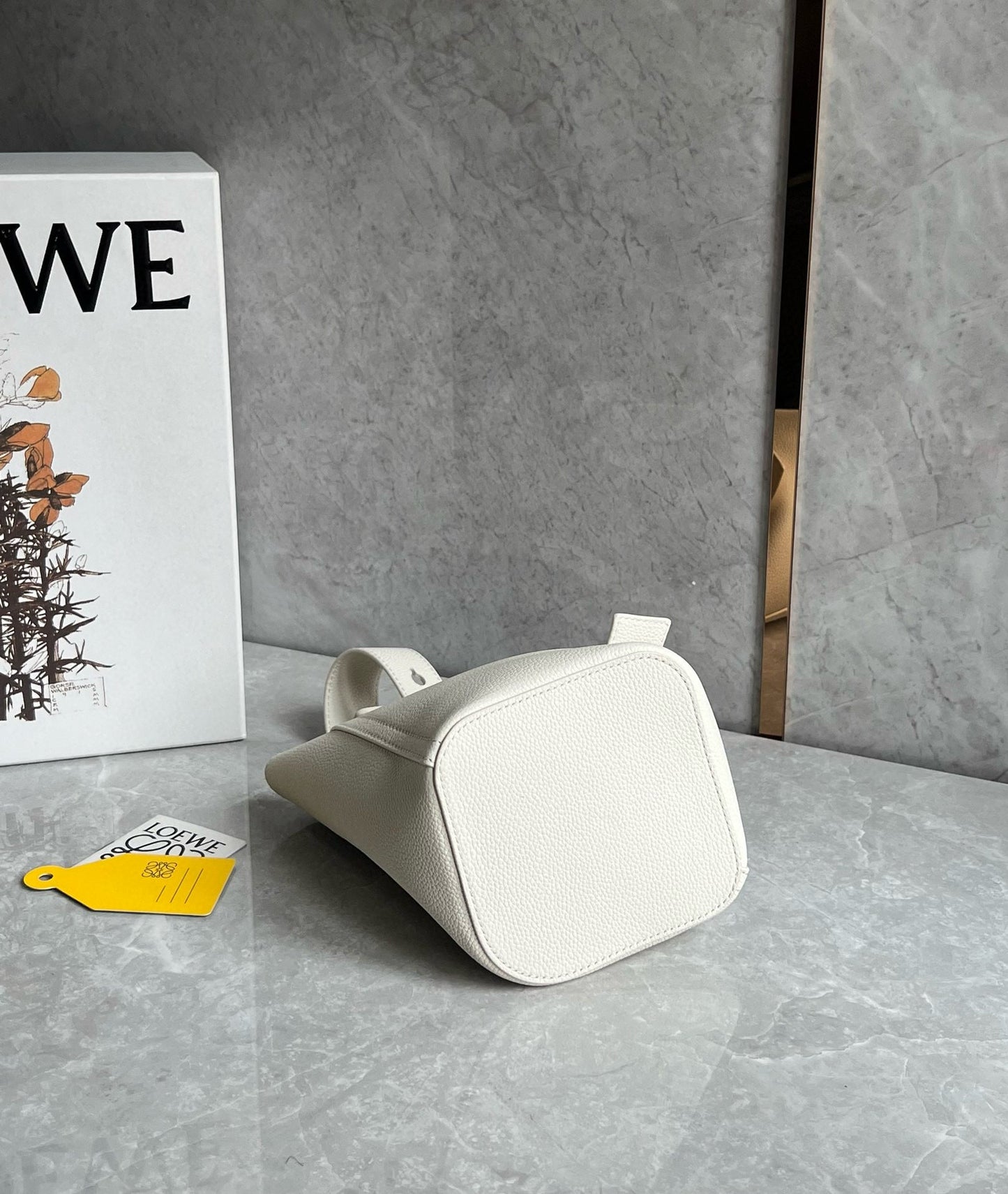 Loewe Mini Pebble