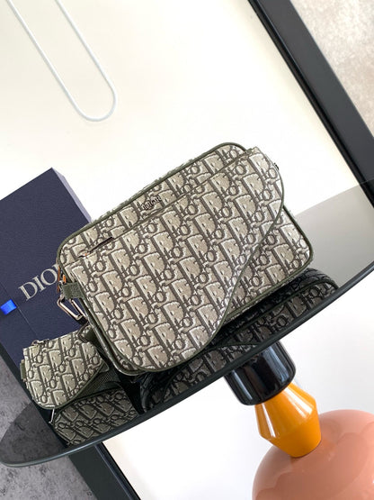 CD Saddle Triple Pouch