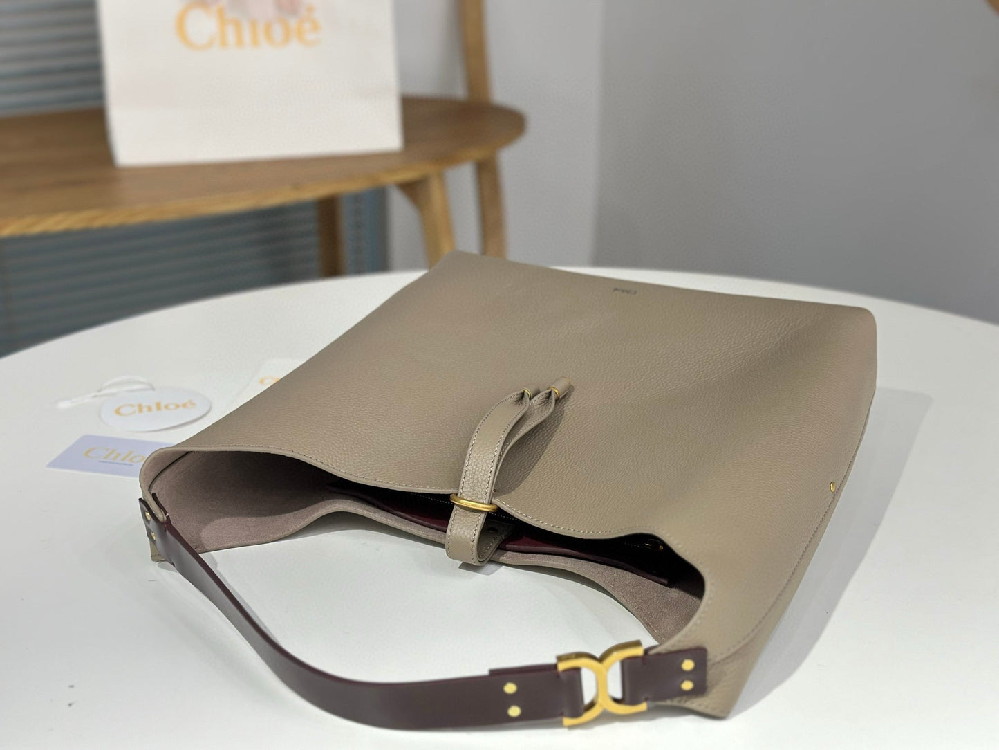 Chloe Marcie Hobo