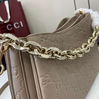 GC Emblem Shoulder bag