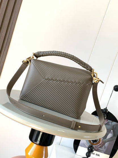Loewe Puzzle