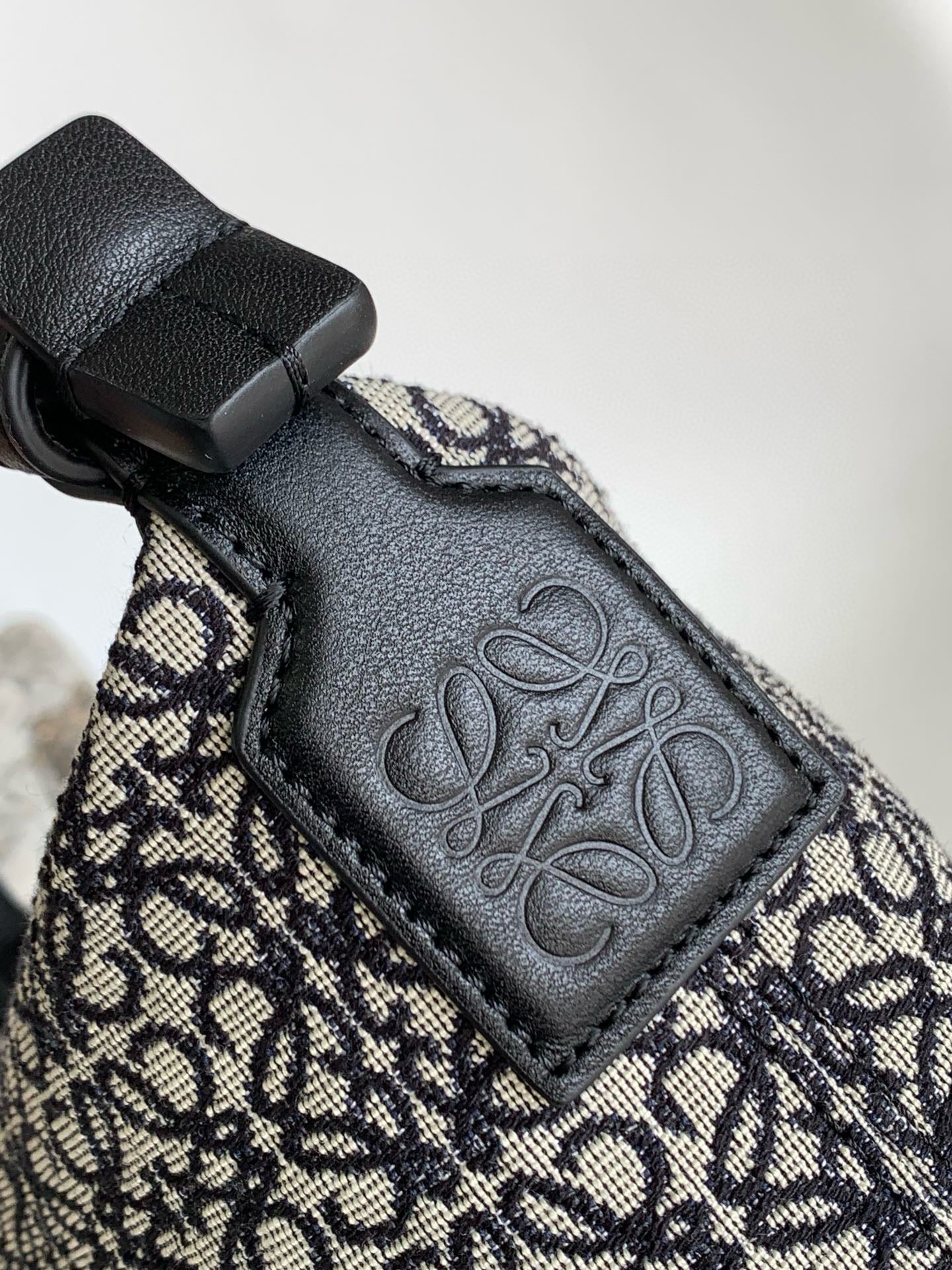 Loewe Cubi