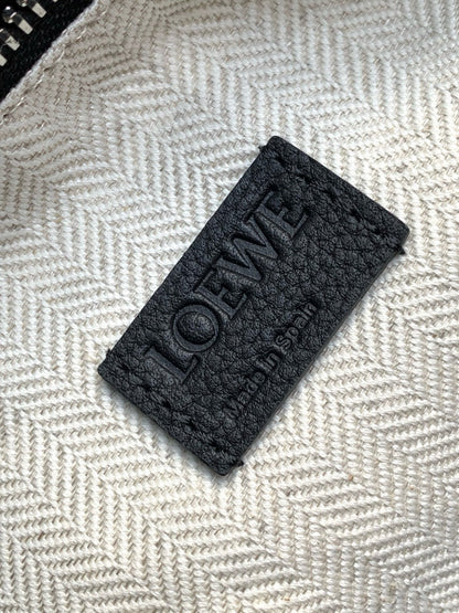 Loewe Puzzle