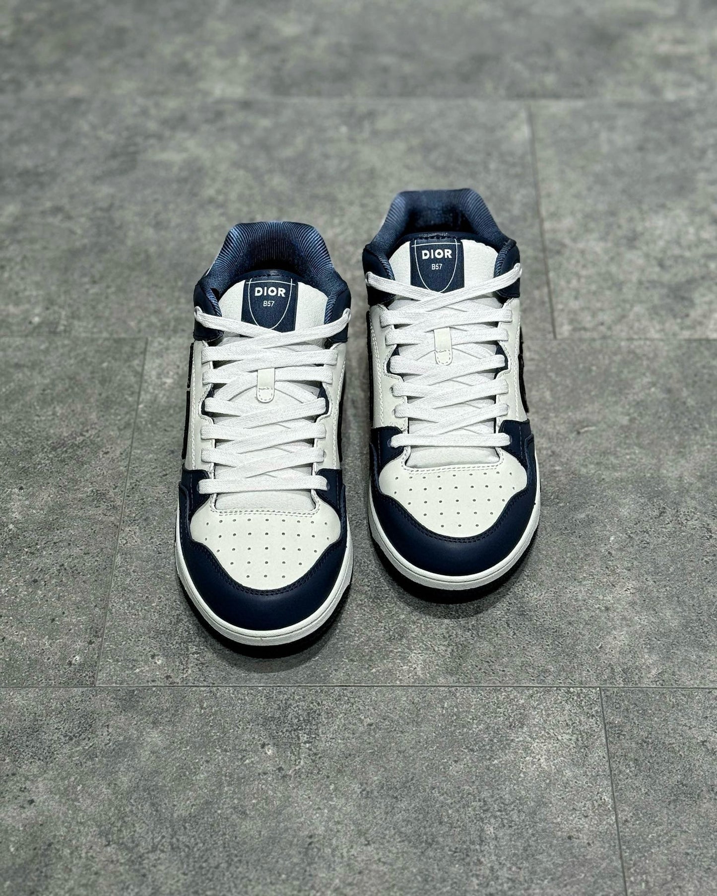 CD SNEAKERS