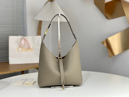 Chloe Marcie Hobo