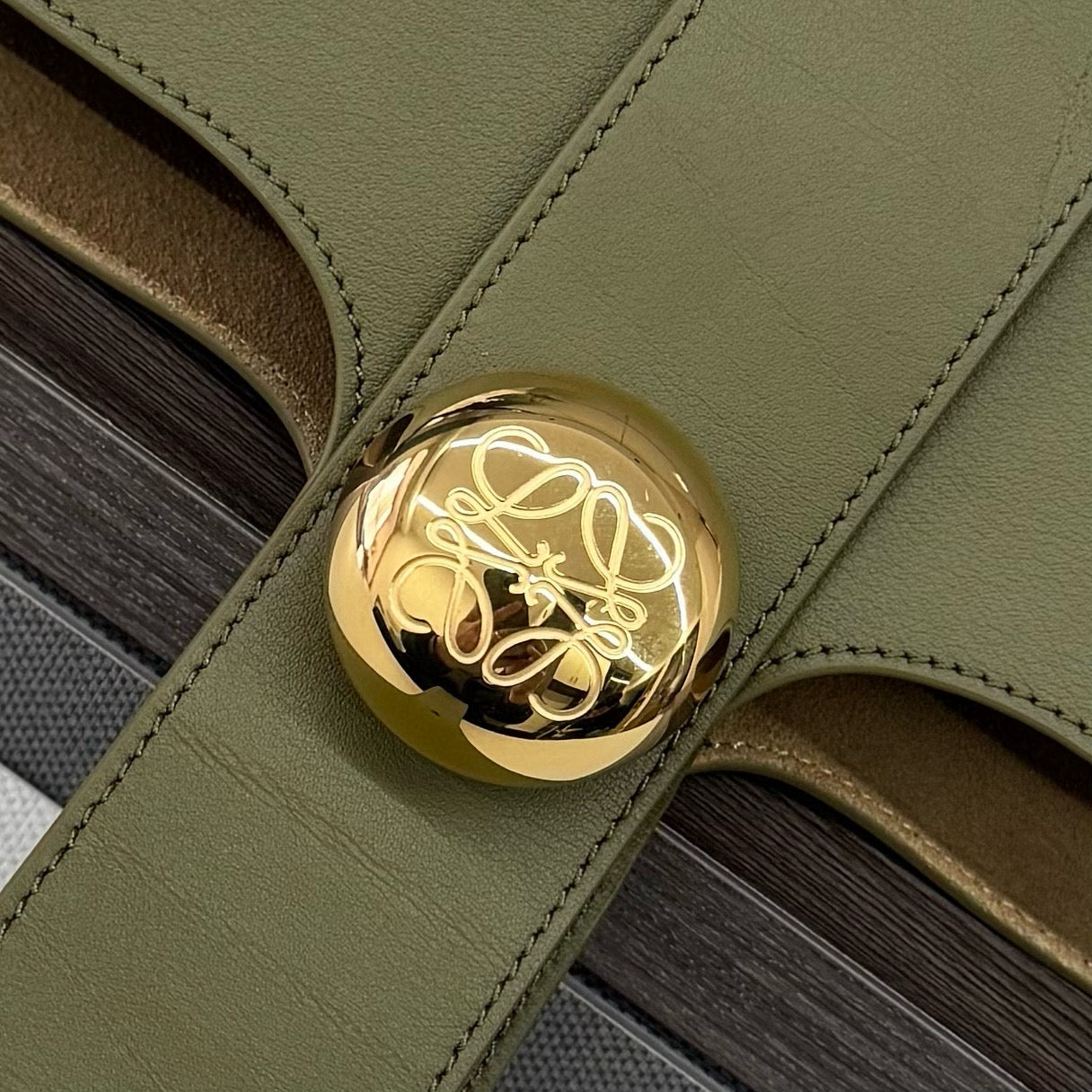 Loewe Pebble Bucket