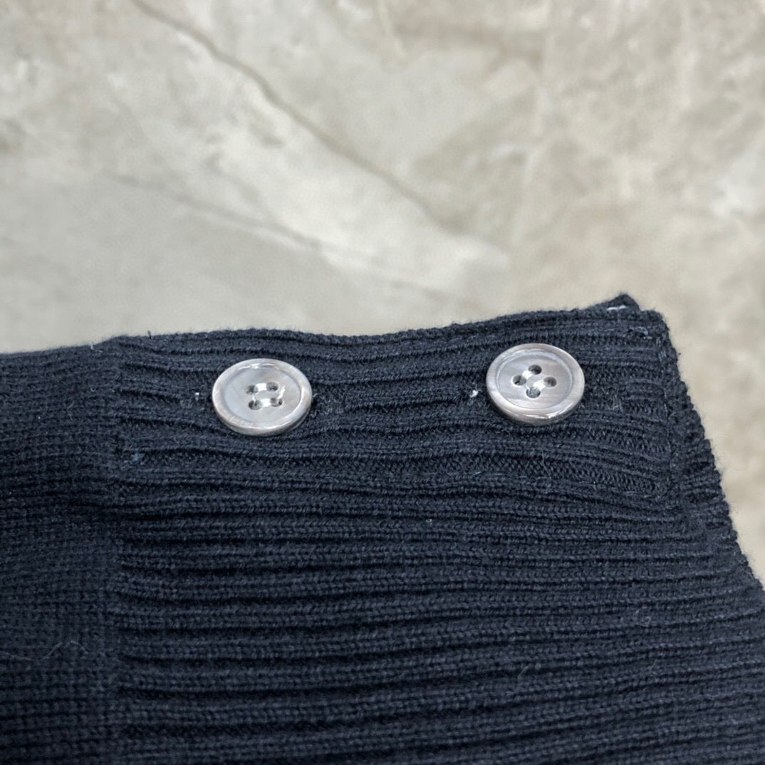 TB Sweater