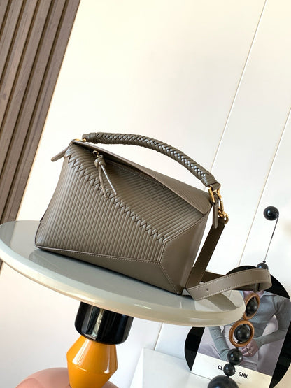 Loewe Puzzle