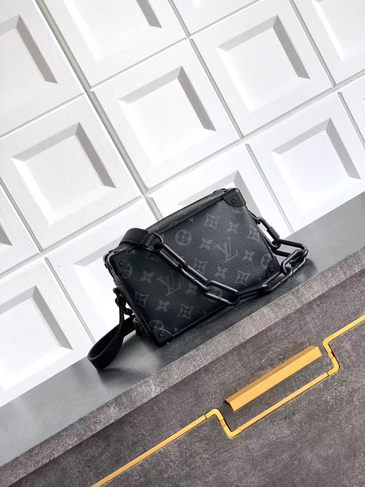 Lv soft trunk