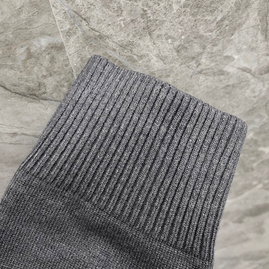 TB Sweater