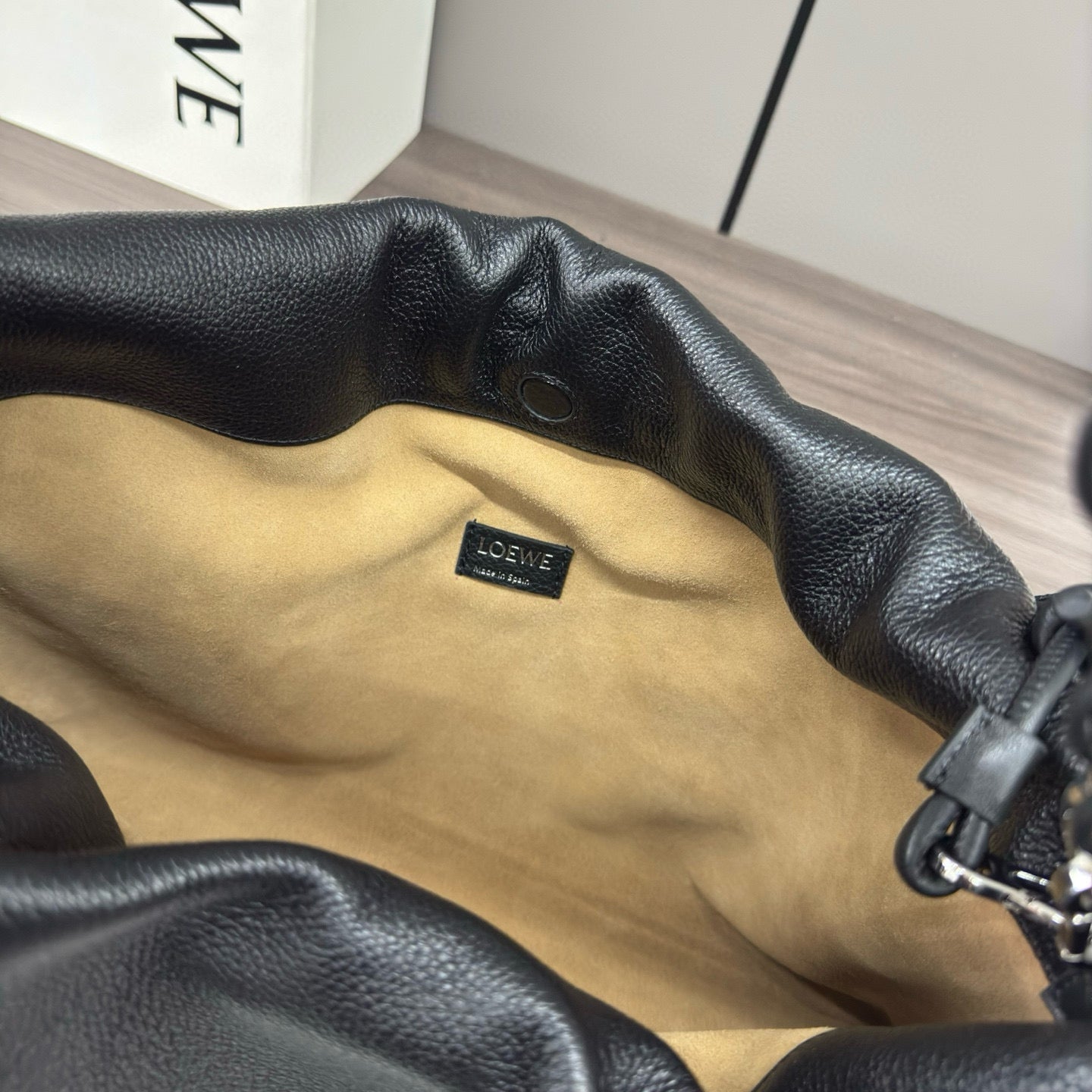 Loewe Flamenco