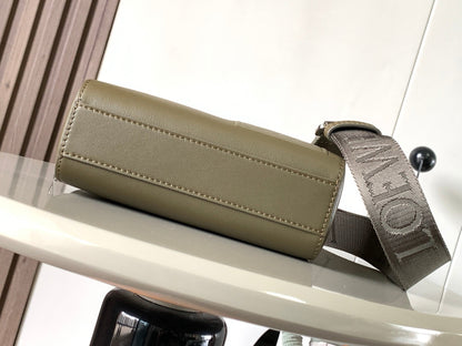 Loewe Messenger Bag