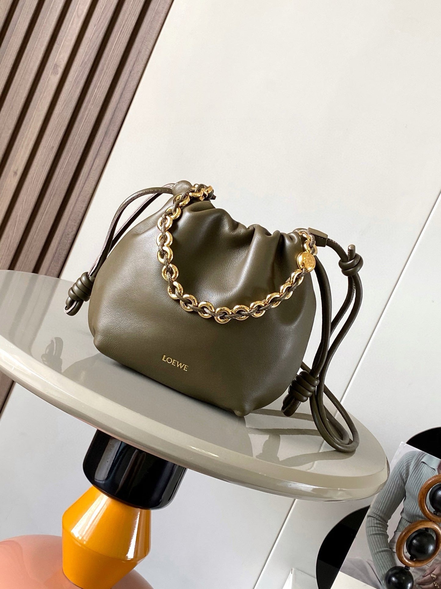 Loewe Flamenco