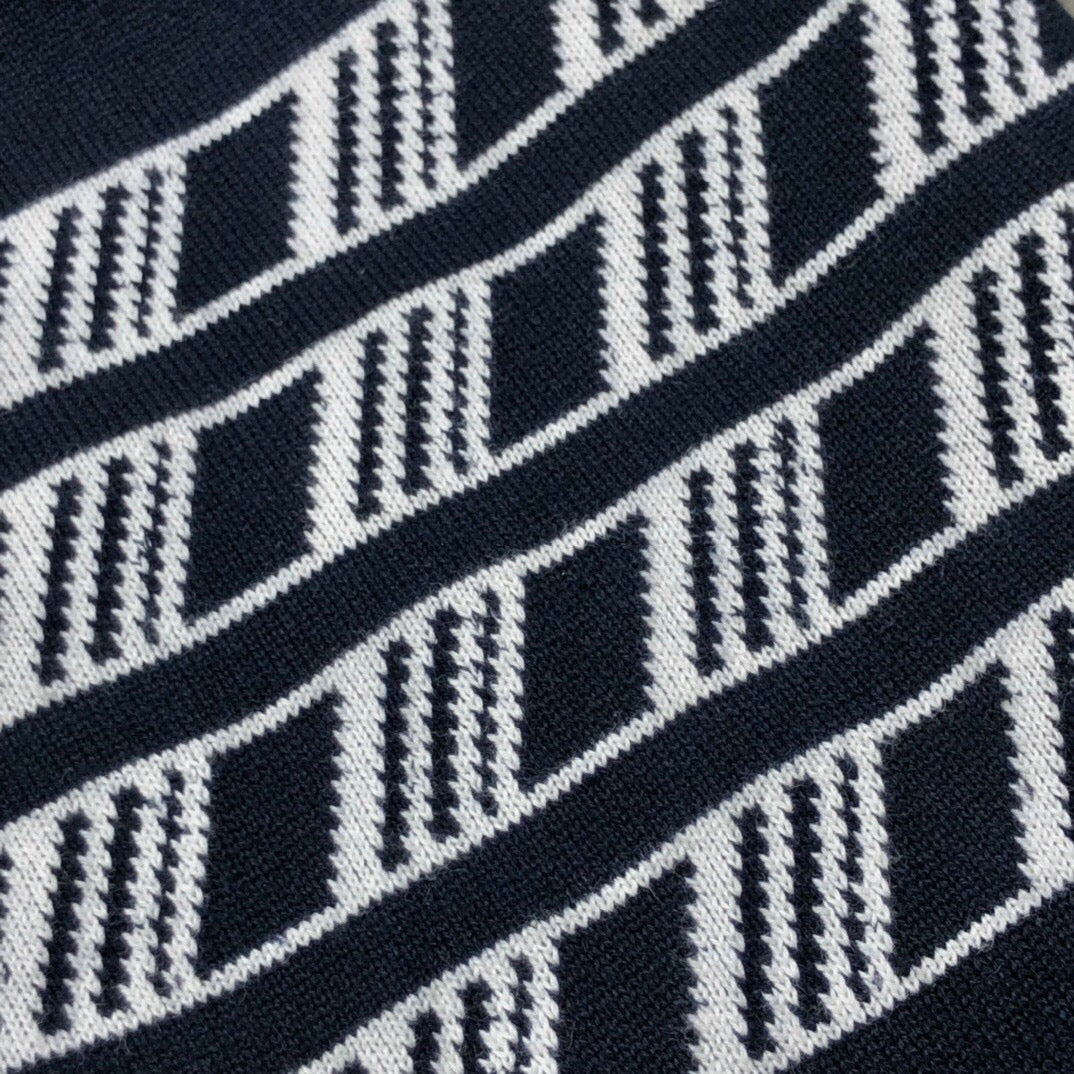 TH Sweater