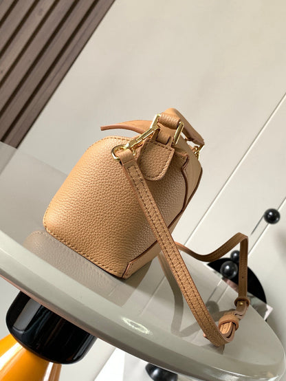 Loewe Puzzle