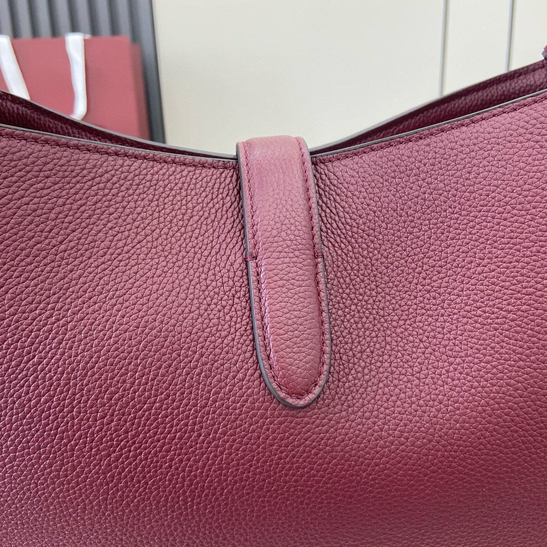 GC Shoulder Bag