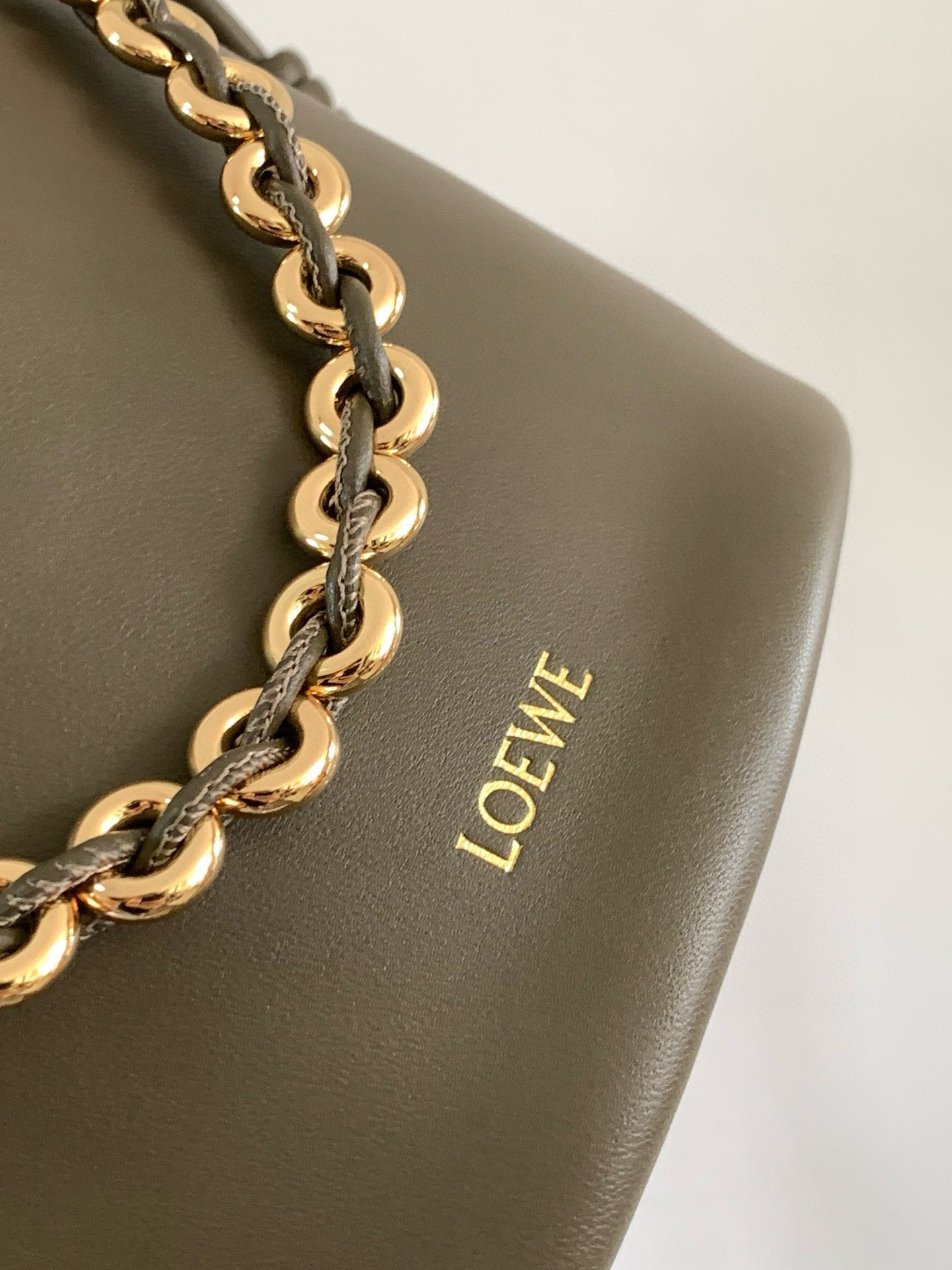 Loewe Flamenco