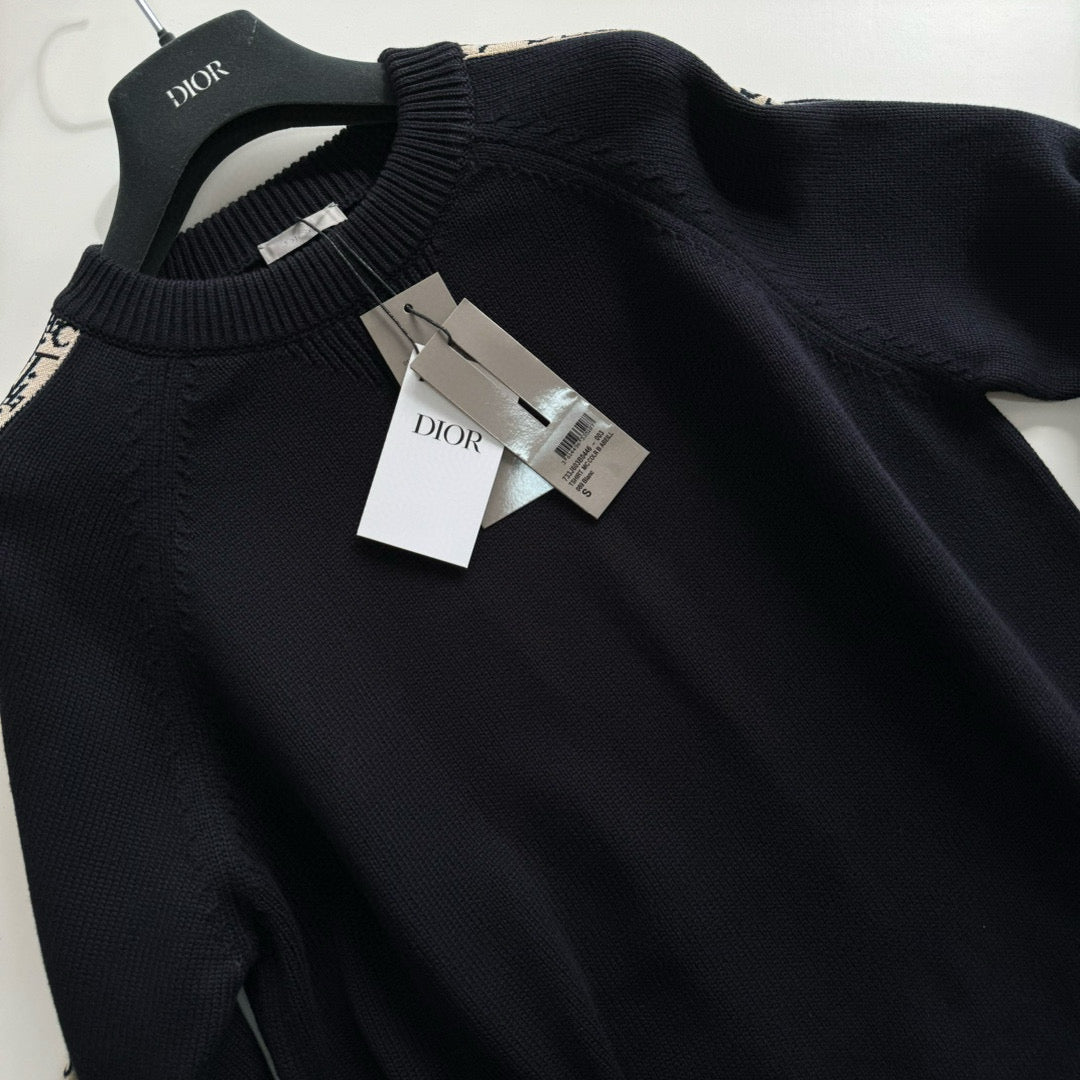 CD Sweater