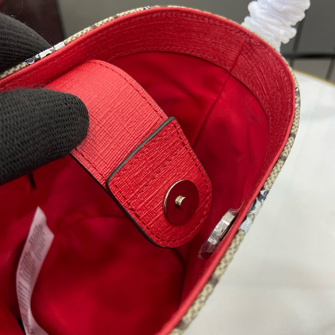 GC Bucket Bag