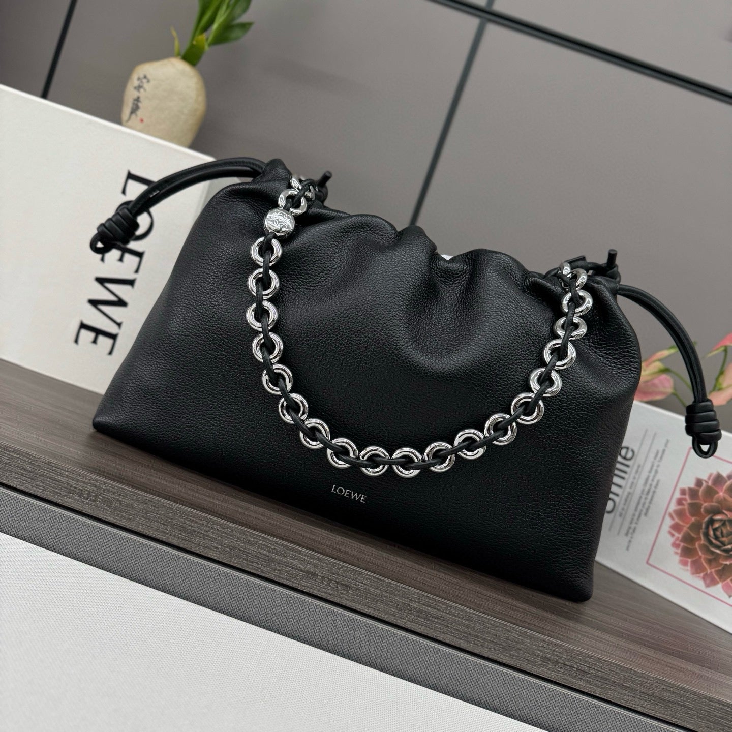 Loewe Flamenco