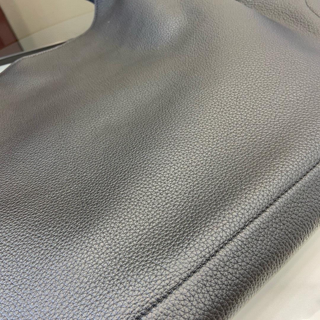 GC Shoulder Bag