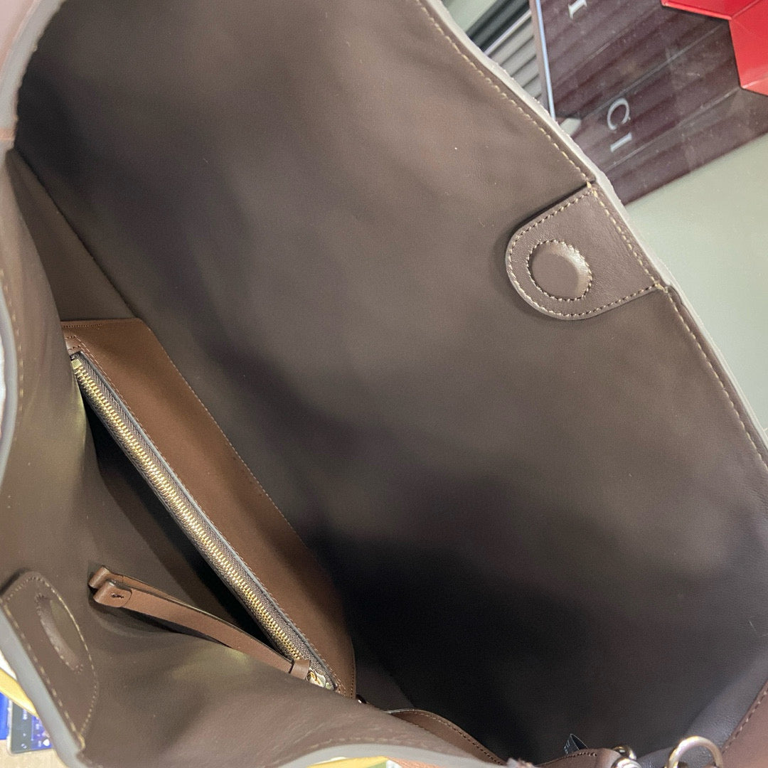 GC Shoulder Bag