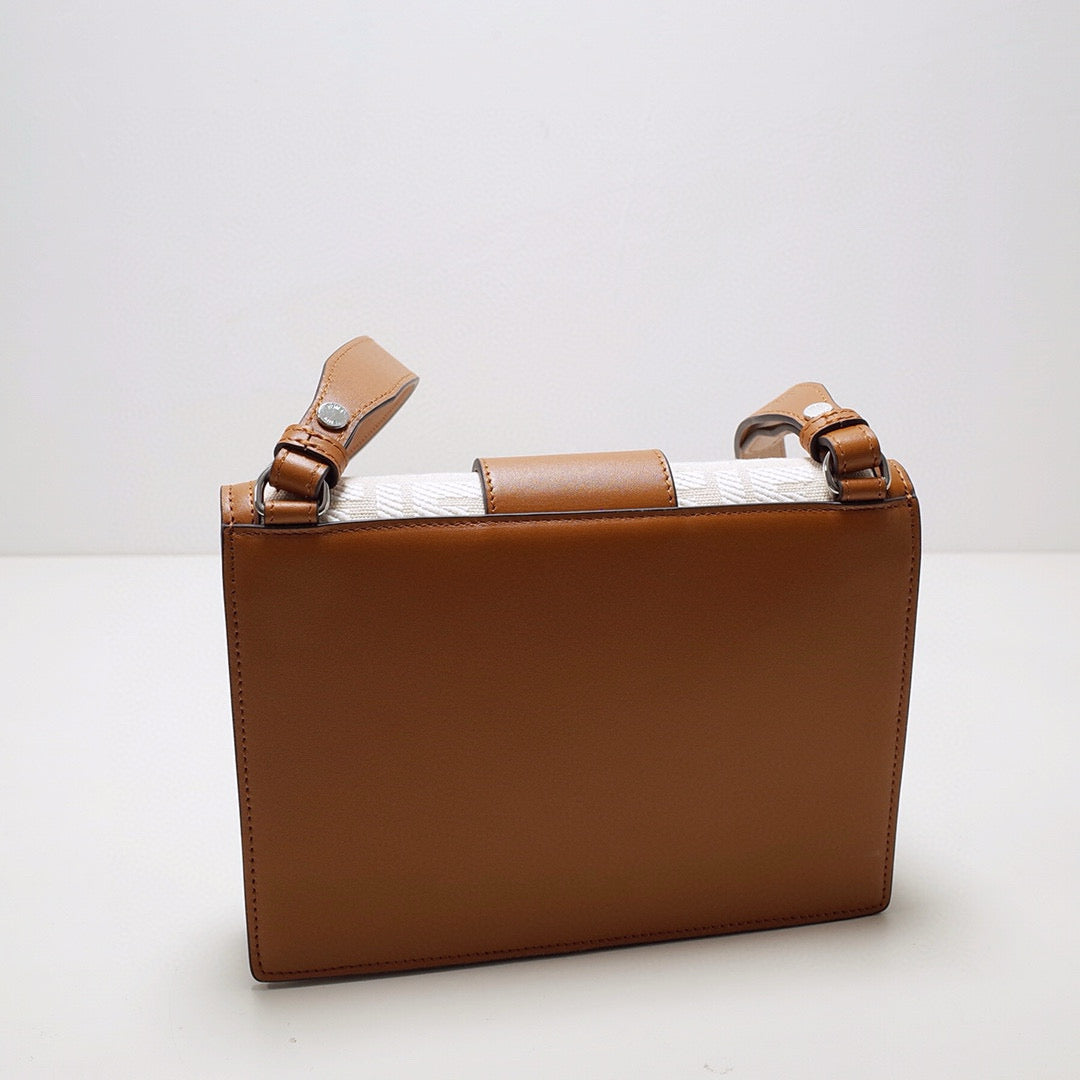 FENDI BAGUETTE 22.5*4*16