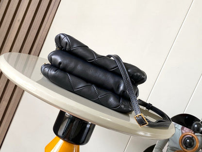 Loewe Goya Puffer