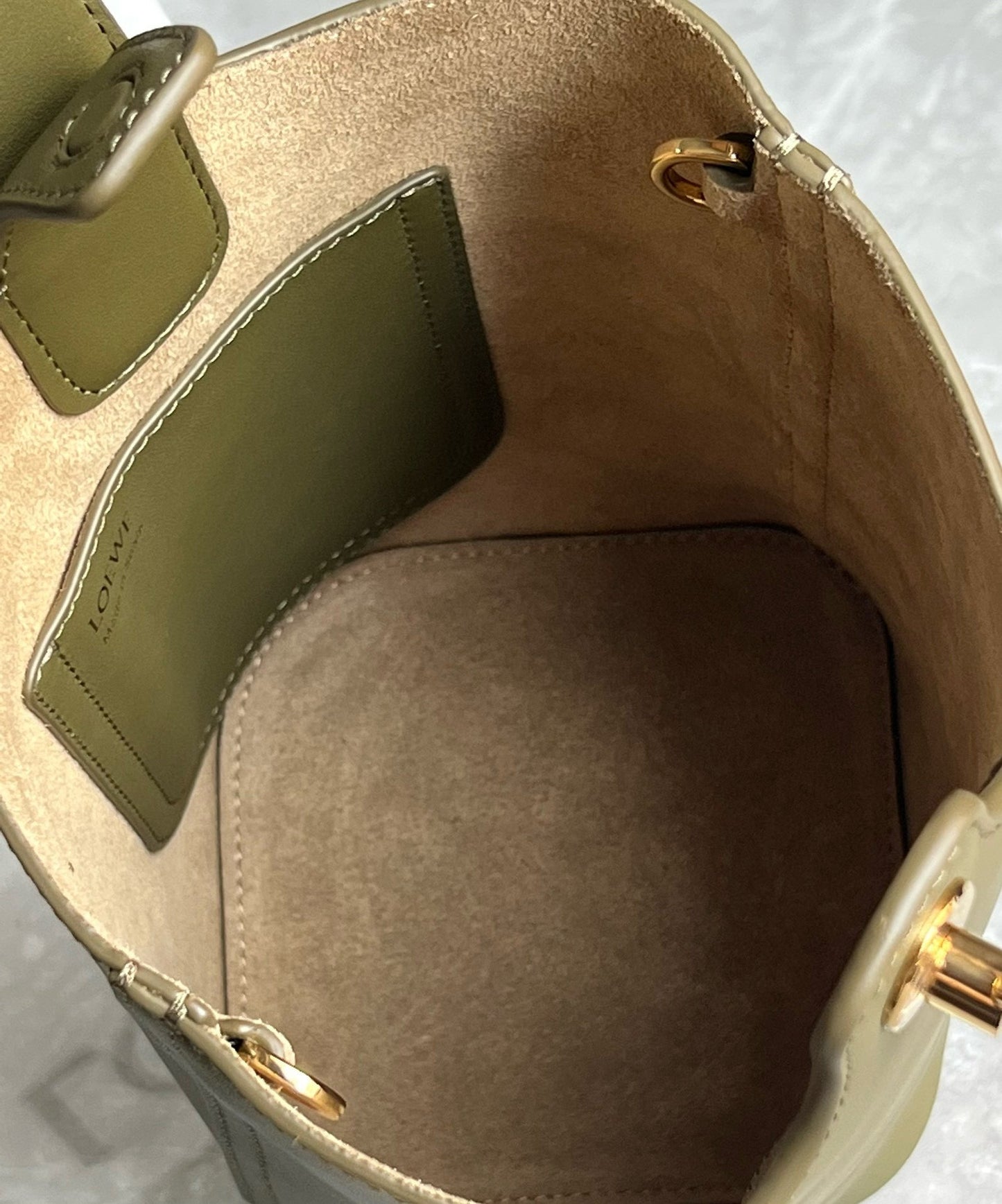 Loewe Mini Pebble