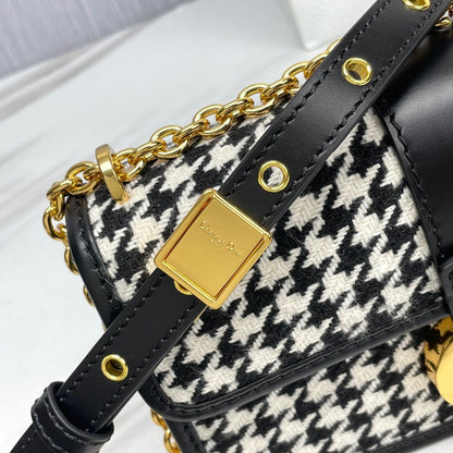 Dior 30 Montaigne (21cm)