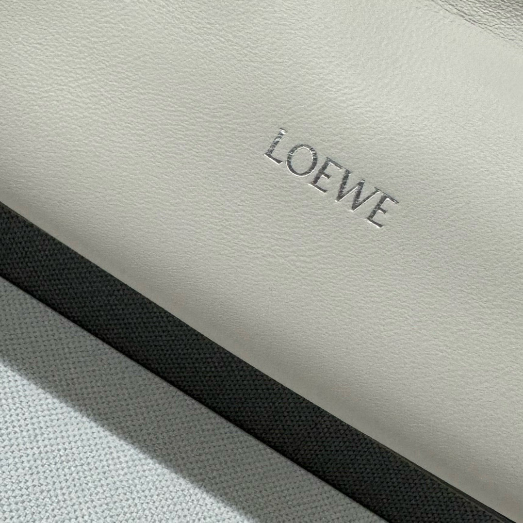 Loewe Flamenco