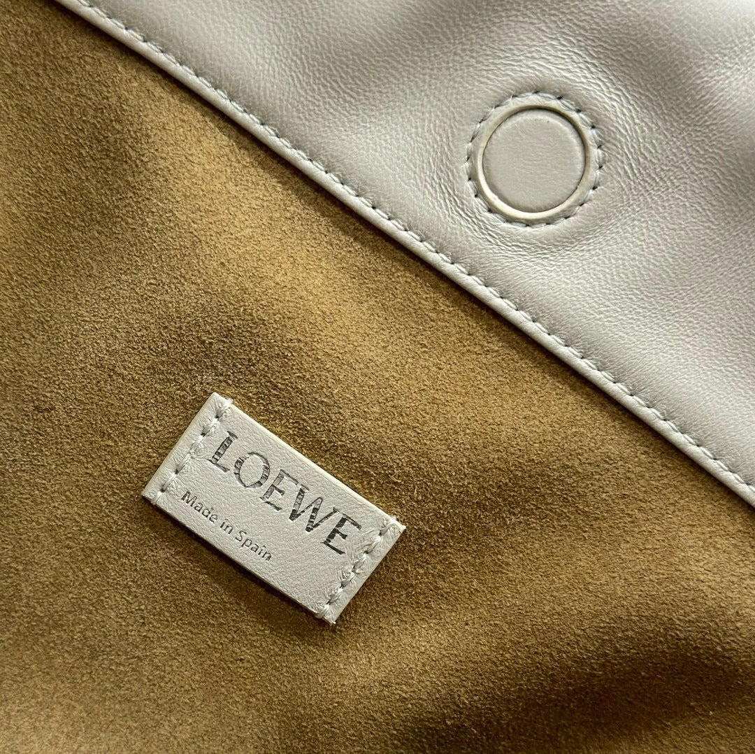 Loewe Flamenco