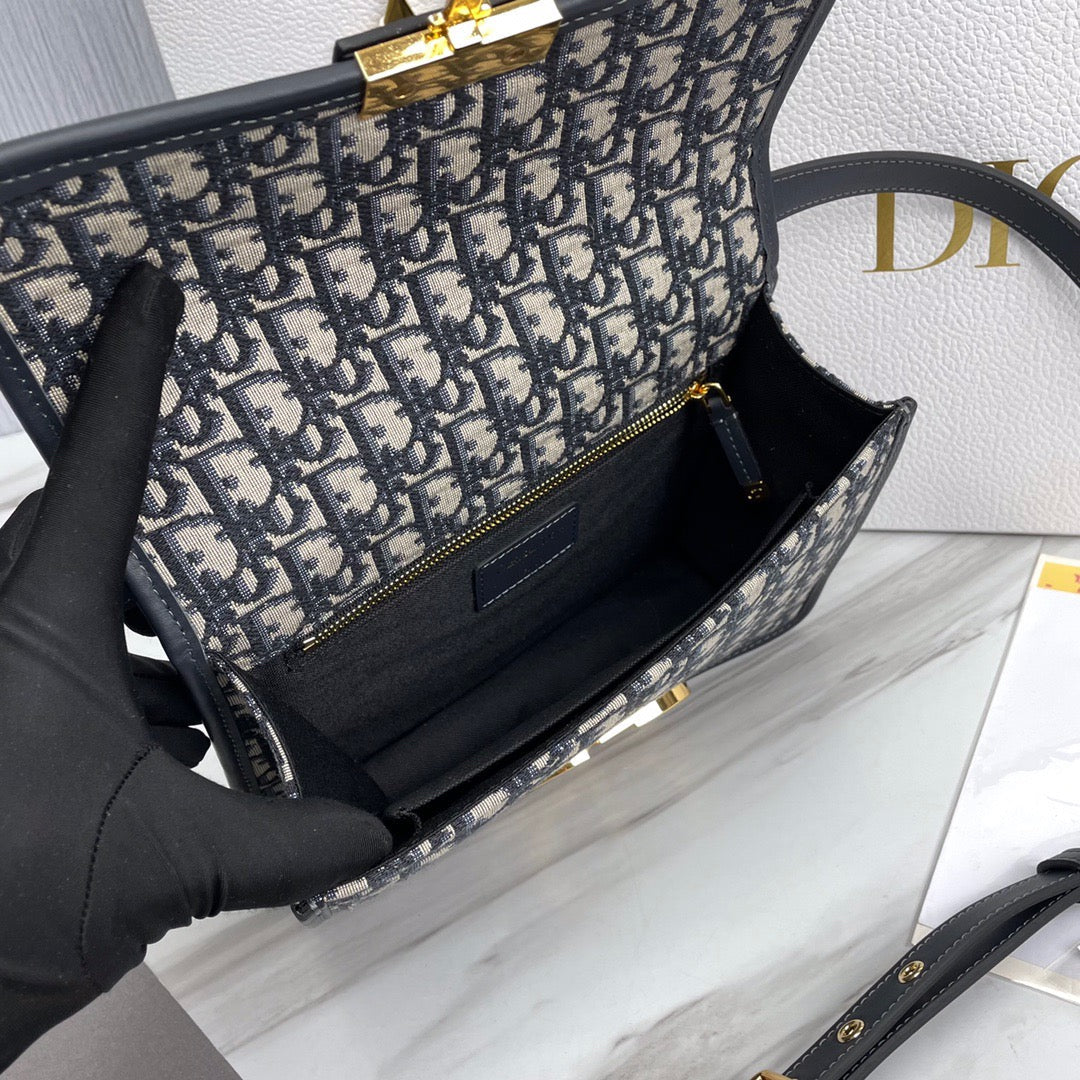 Dior Montaigne