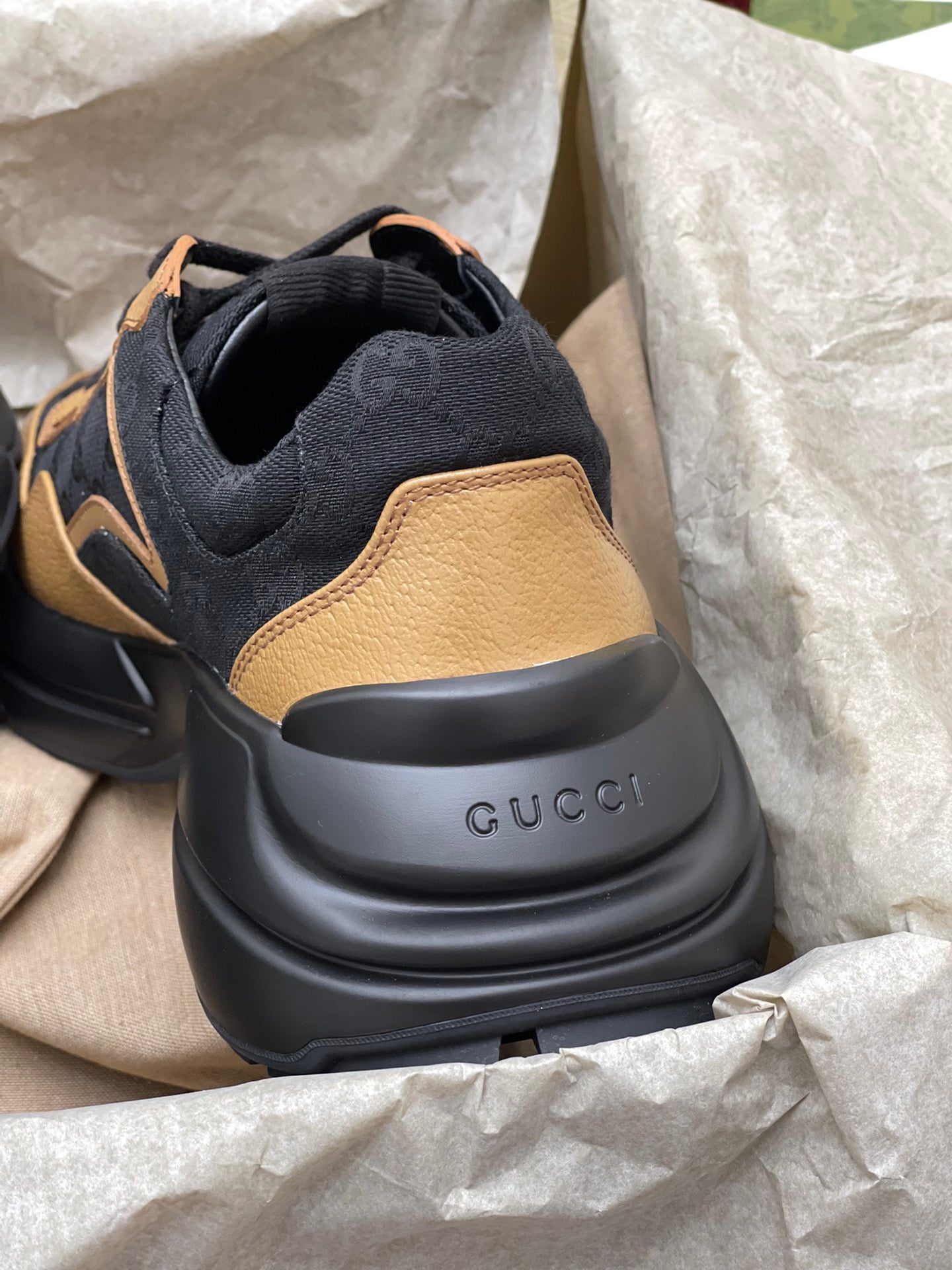 Gucci Sneakers