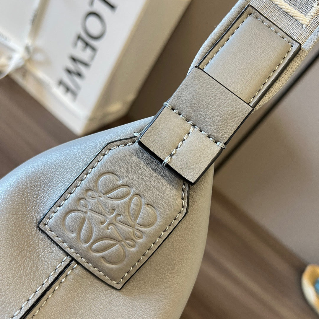 Loewe Messenger Bag