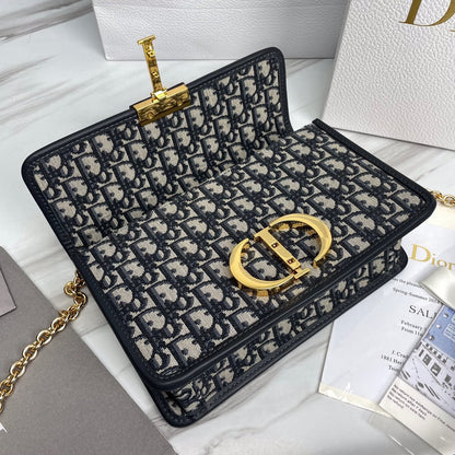 Dior Montaigne