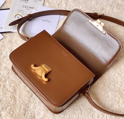 Celine Triomphe